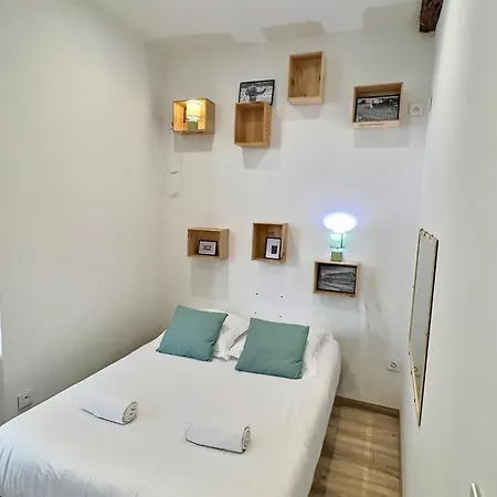 Wonderhost, Joli Renove Vers Boulevard Des Pyrenees По